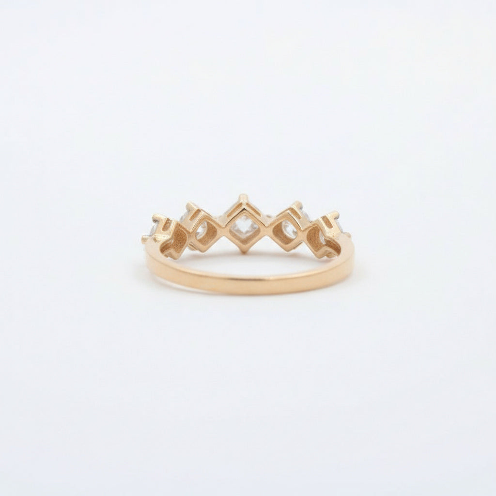 Anillo de Oro 14k Diseño de Rombo con Zirconias Especiales mod. 10274