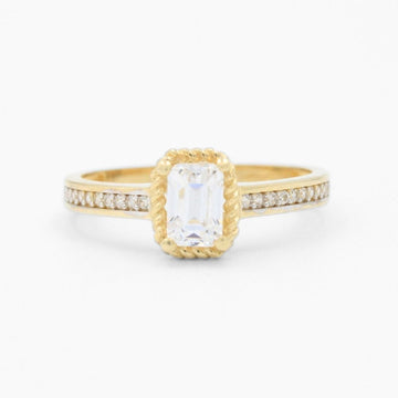 Anillo de Compromiso Oro 14k con Zirconia Biselada en Modelo Elegante mod. 8650