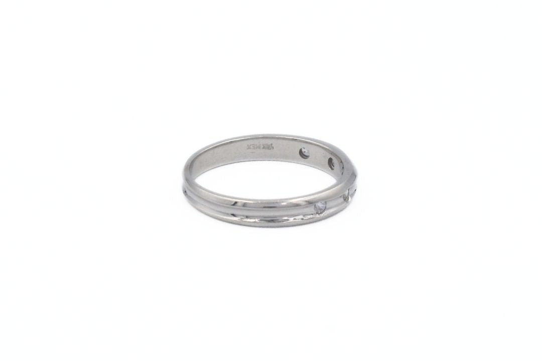 Anillo de Oro Blanco Brillante con Zirconias de Corte Redondo mod. 6156 - Joyería Orovel’s