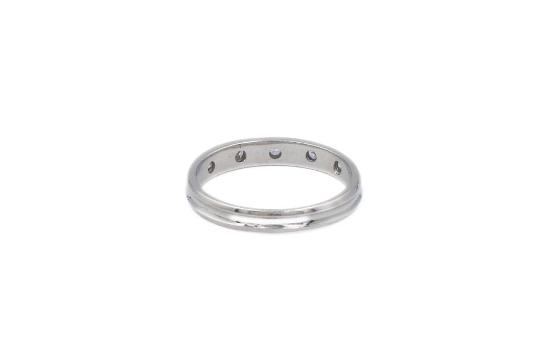 Anillo de Oro Blanco Brillante con Zirconias de Corte Redondo mod. 6156 - Joyería Orovel’s