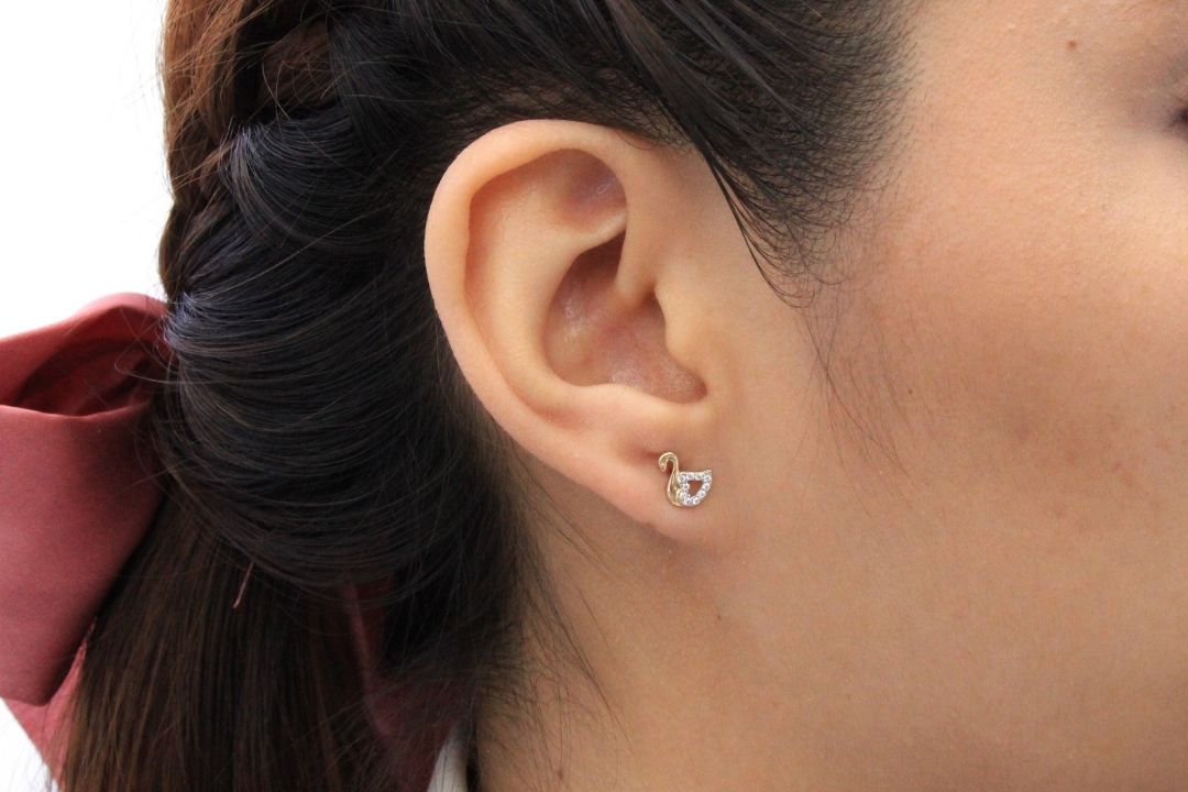 Arete Cisnes con Incrustación de Zirconias mod. 6240 - Joyería Orovel’s