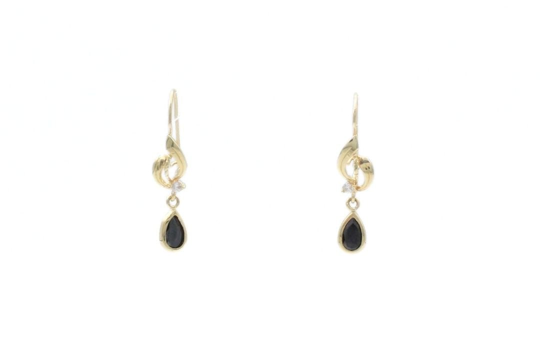 Arete con Piedra Zirconia Oscura de Diseño Largo mod. 6300 - Joyería Orovel’s