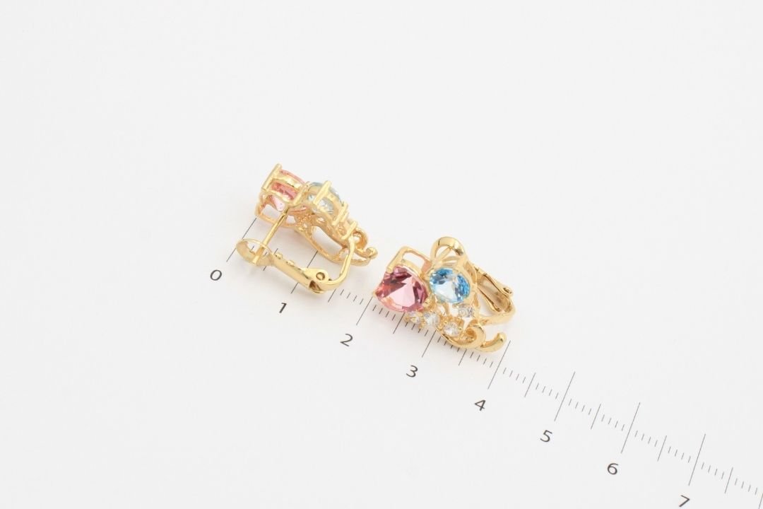 *Arete de Patente con Zirconias Brillantes mod. 3858 - Joyería Orovel’s