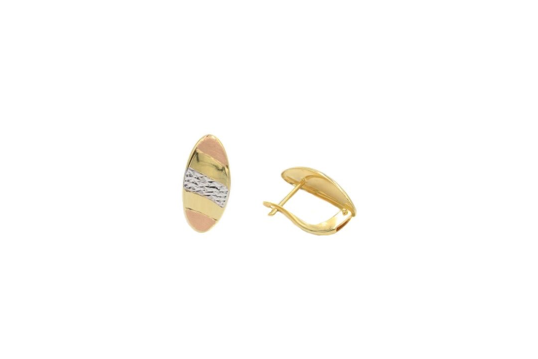 *Arete de Patente Diamantado de Forma Oval mod. 4939 - Joyería Orovel’s