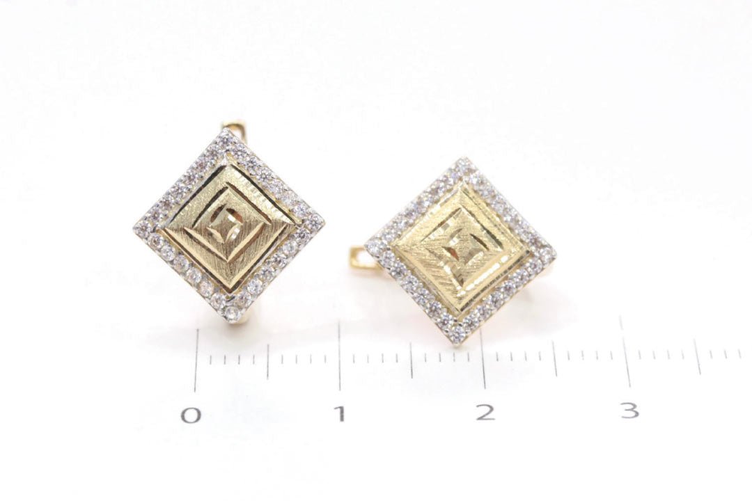 *Arete de Patente en Forma Cuadarada con Zirconias mod. 0874 - Joyería Orovel’s