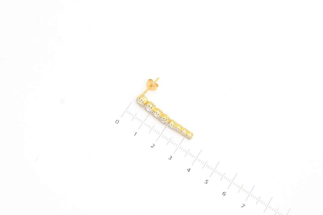 Arete Largo de Oro Combinado con Zirconias de Corte Fino mod. 5783