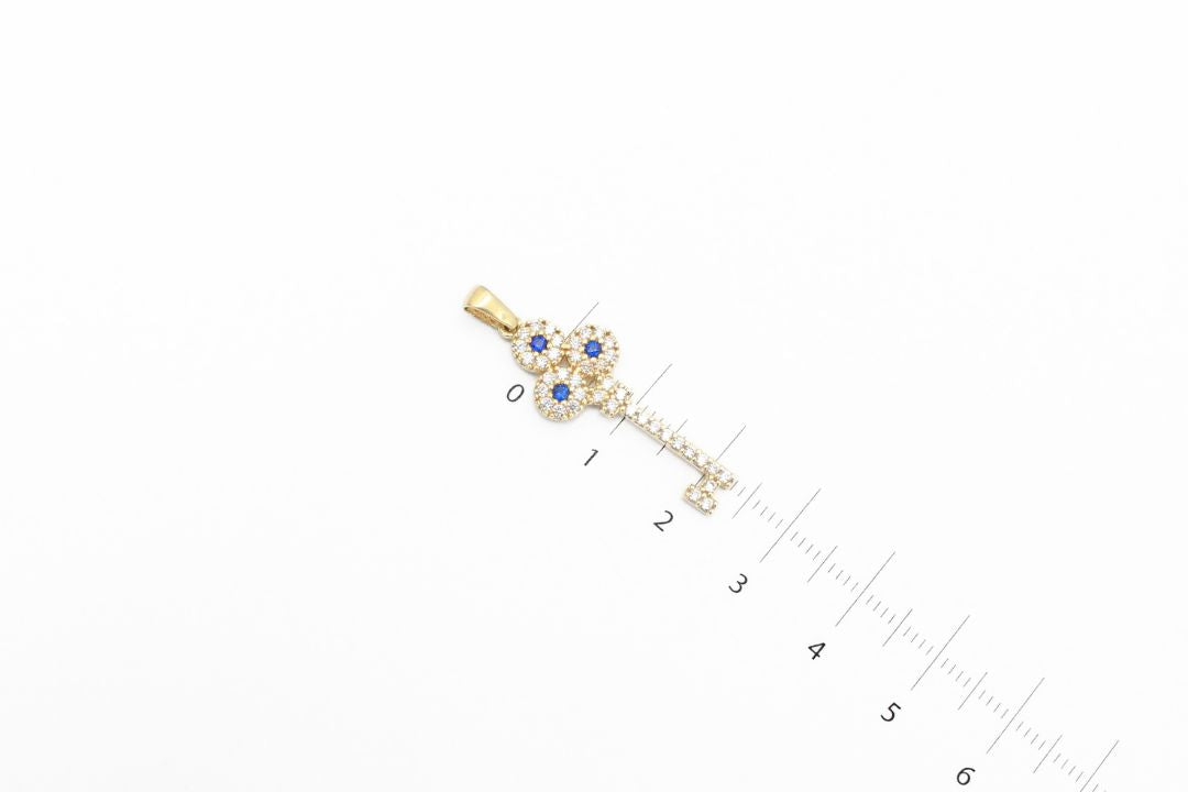 Dije de Llave Protectora con Diseño Incrustado de Zirconias mod. 5889