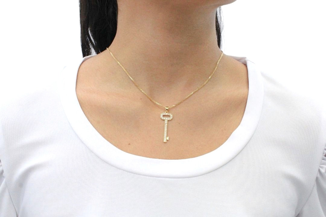 Dije de Llave Especial con Incrustación Fina de Zirconias mod. 6350