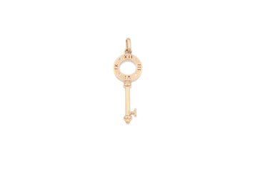 Dije Llave con Números Romanos en Círculo en Oro Rosa mod. 6354