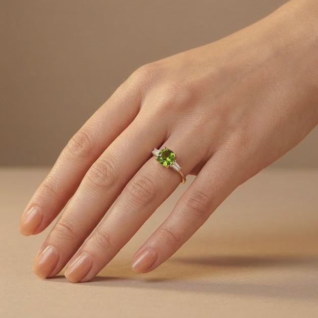 Anillo de Oro 14k Diseño Fino con Zirconia Facetada Central de Tono Verde mod. 10756