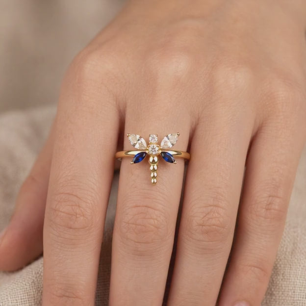 Anillo de Oro 14k Diseño de Libélula con Zirconias Detallada ca con Tonos Azul Marino mod. 10744
