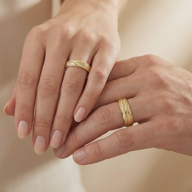 Argollas de Matrimonio de Oro 14k Diseño Confort con Diamantado Diagonal mod. 10618