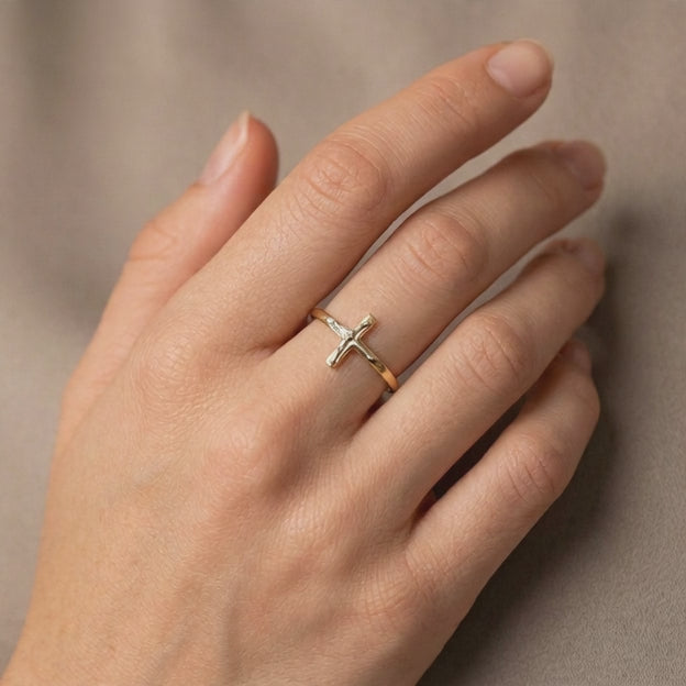Anillo de Oro 14k Cruz con Cristo mod. 10885