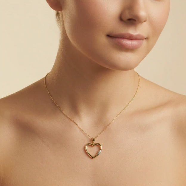 Dije de Oro 14k Corazón Hueco de Diseño Tubular Detallado con Diamantado Blanco mod. 10776