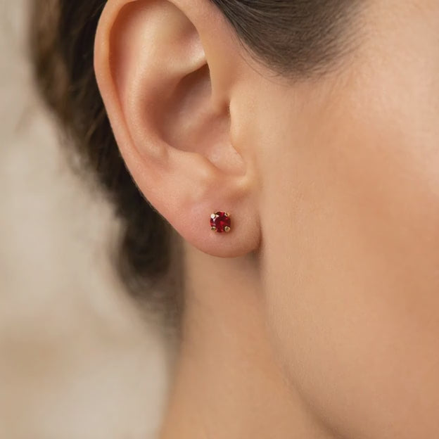 Broquel de Oro 14k Doble Vista con Zirconia Roja mod. 10728