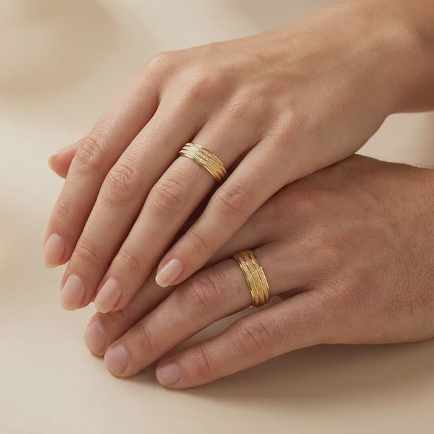 Argollas de Matrimonio de Oro 14k Diseño Confort Mate Martillado mod. 10617