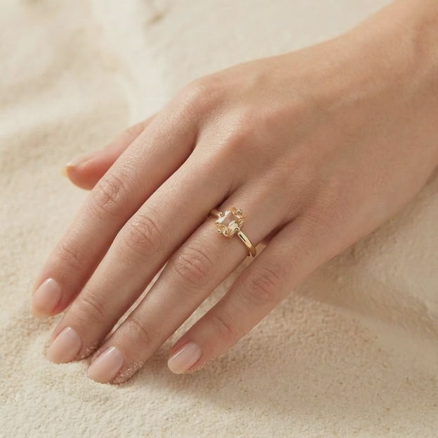Anillo de Oro 14k con Zirconia Anaranjada de Corte Especial en Diseño Elegante mod. 10751