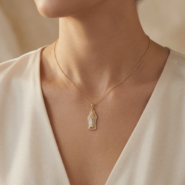 Dije de Oro 14k San Judas Tadeo con Borde de Zirconias mod. 11091
