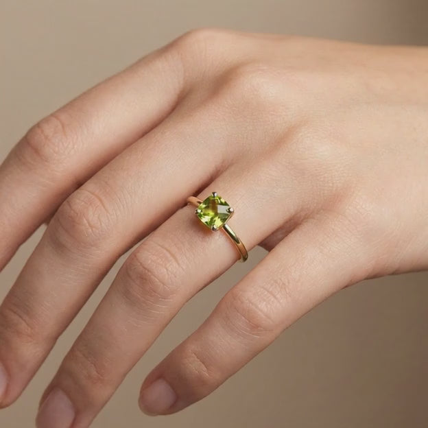Anillo de Oro 14k con Zirconia Especial de Tono Verde con Diseño Facetado mod. 10759