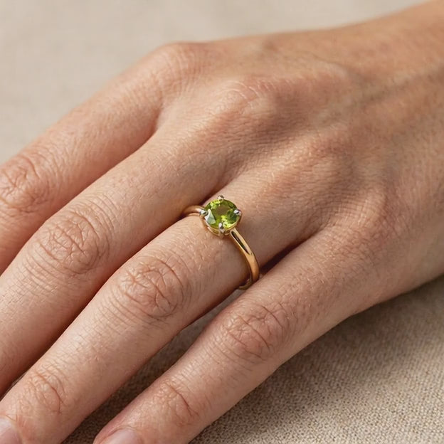 Anillo de Oro 14k de Diseño Fino con Zirconia Facetada Redonda de Tono Verde mod. 10747