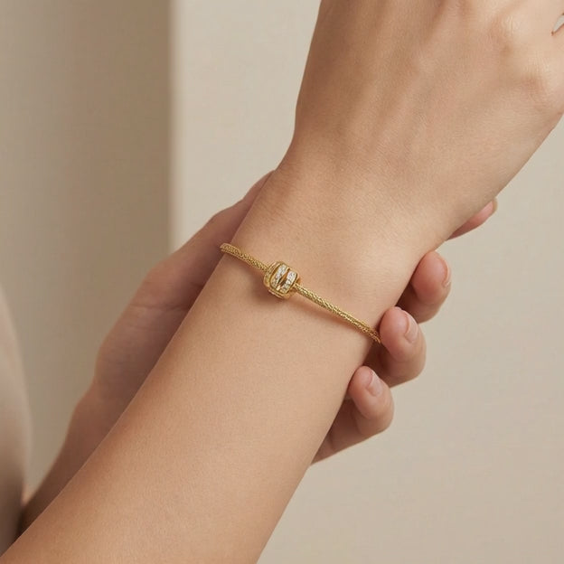 Charm de Oro 14k Diseño Calado Elegante con Incrustación de Zirconias mod. 10645