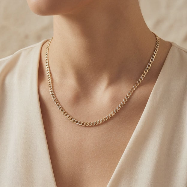 Cadena de 14k Barbada con Eslabones Detallados con Dimantado Blanco de un Solo Lado mod. 10918