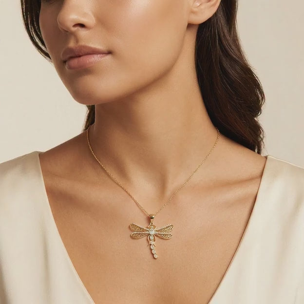 Dije de Oro 14k Libélula Elegante de Diseño Calado con Incrustación de Zirconias mod. 10786