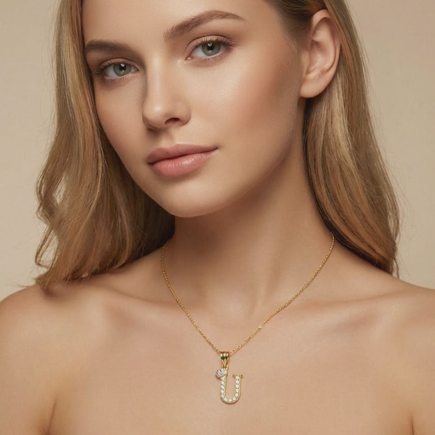 Dije de Oro 14k Modelo de Inicial U Diseñado con Corona e Incrustación de Zirconias mod. 10575