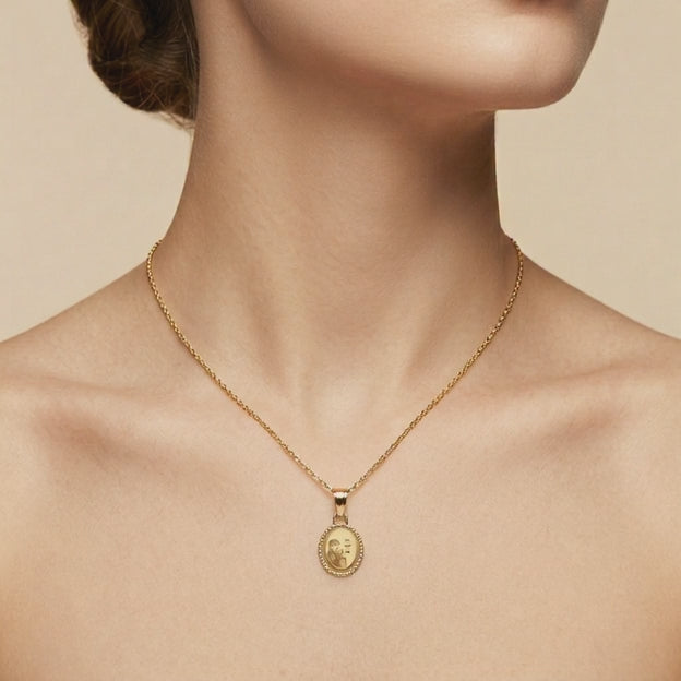 Medalla de Oro 14k de Diseño Oval con Grabado de Bautizo y Bisel de Diamantado en Círculos mod. 10716