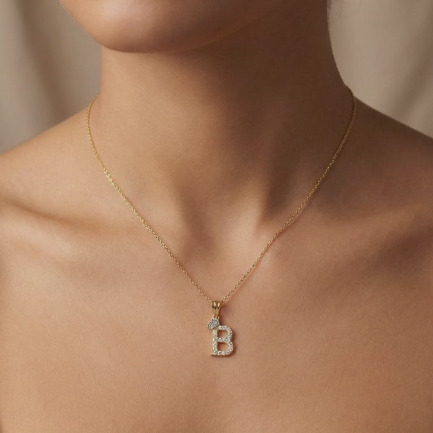 Dije de Oro 14k Modelo de Inicial B Diseñado con Corona e Incrustación de Zirconias mod. 10559