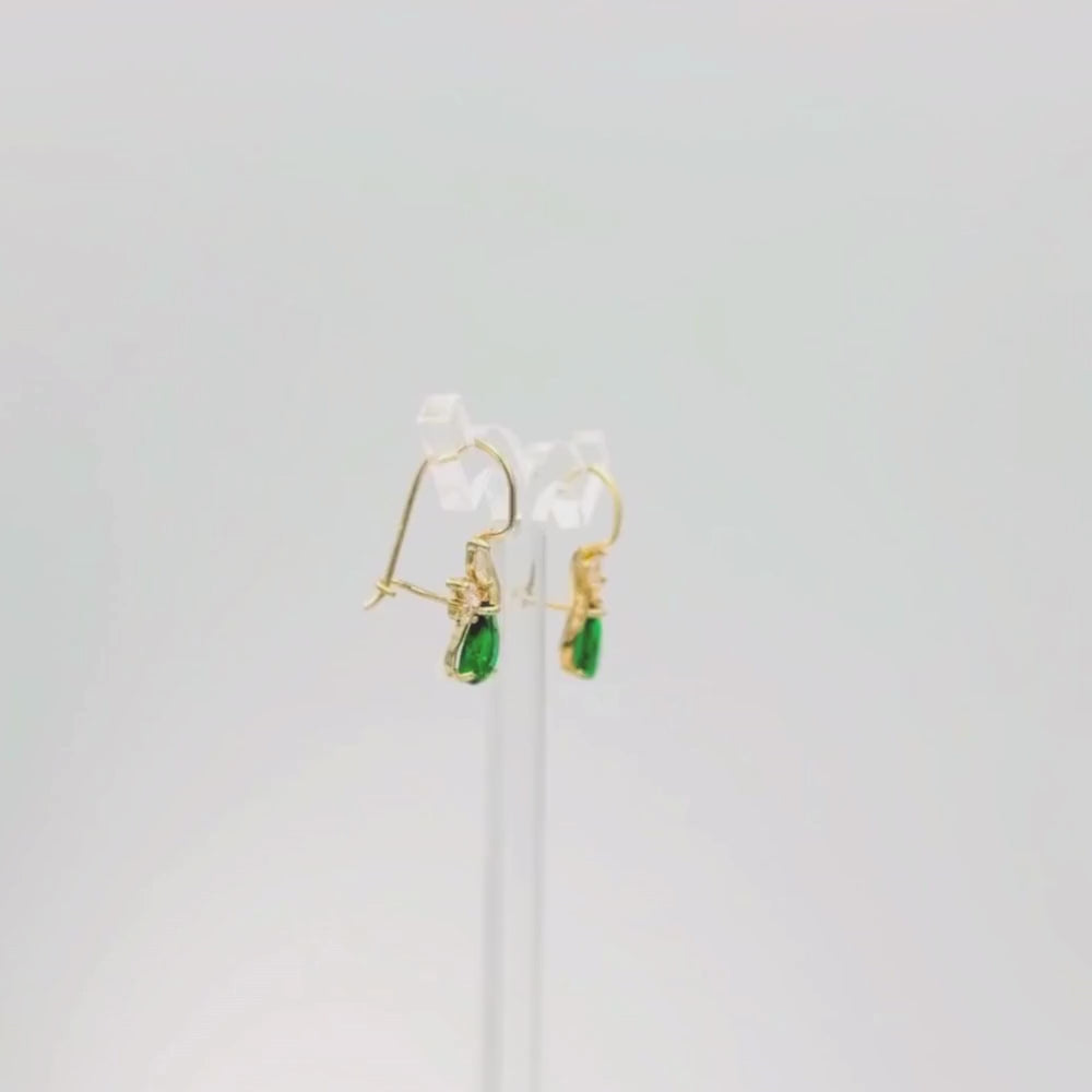 Arete con Broche Arillo de Oro 14k Diseño Elegante con Calado Especial y Zirconia Color Verde Esmeralda mod. 9769