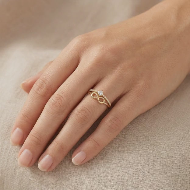 Anillo de Oro 14k Diseño Infinito con Zirconias mod. 10860
