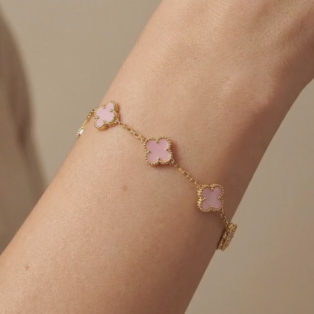 Pulsera de Oro 14k Tejido Delgado con Tréboles de Tono Rosa Pastel mod. 10664
