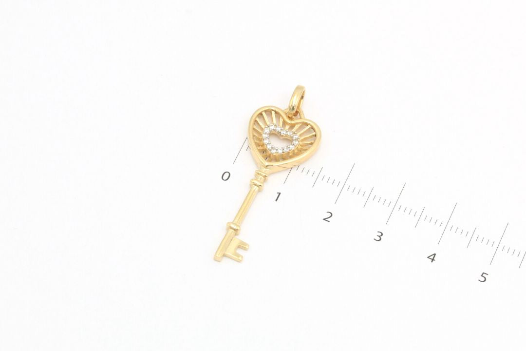Dije Llave con Corazón y Zirconias mod. 4049